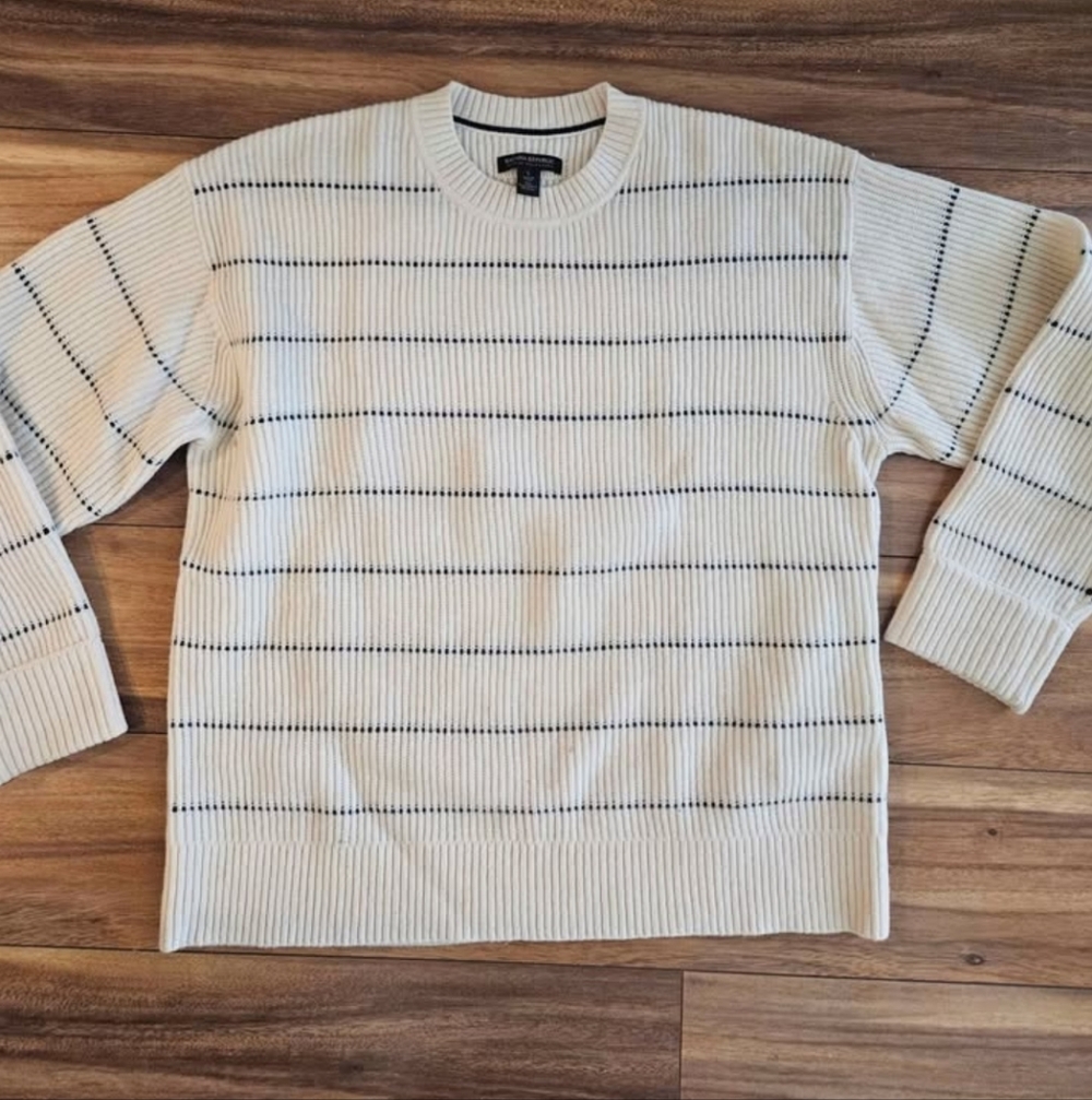 Bannana Republic Specilaty Italian Yarn Cream with Navy Striped Wool Sweater - L